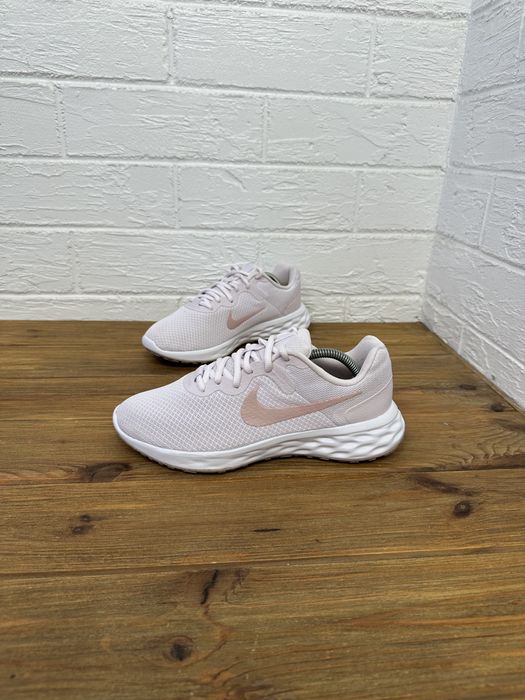 Жіночі кросівки nike revolution original 39р