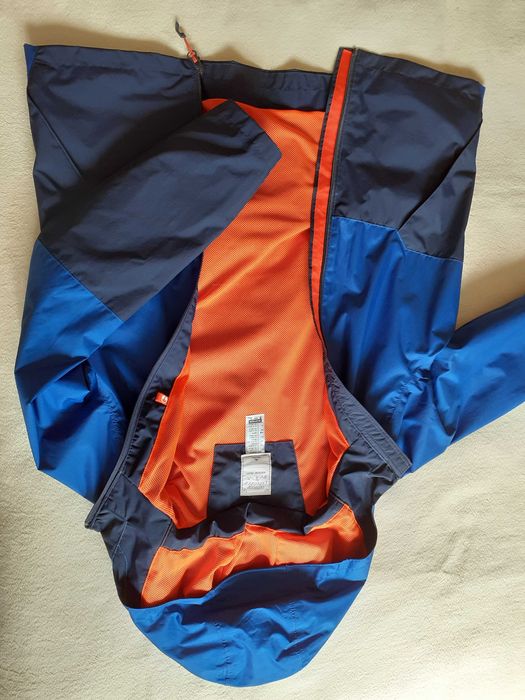 Kurtka przeciwdeszczowa DECATHLON rozm. 152/158