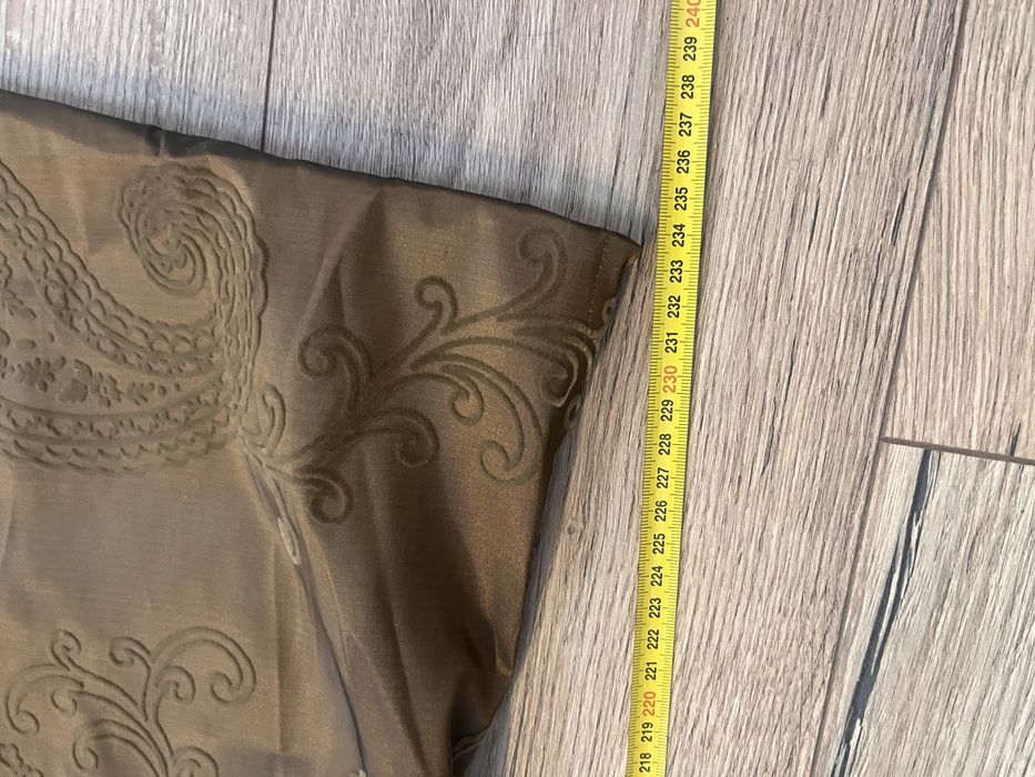 Cortinado Castanho Padrao Paisley Gato Preto