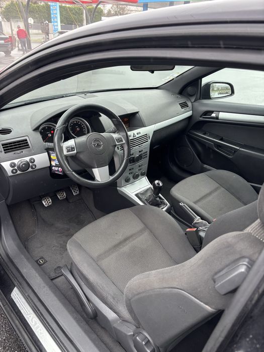 Opel astra gtc 1.3 5 lugares 2008