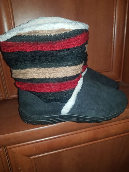 Продам жіночі уги 42