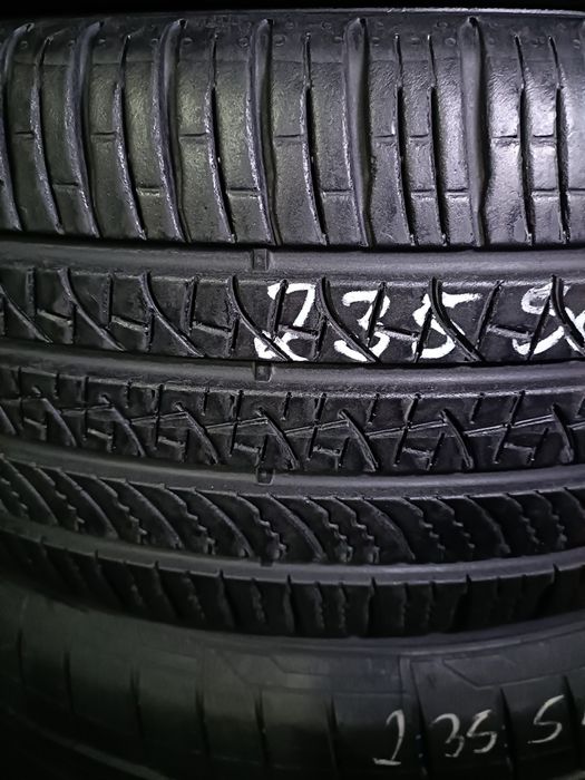Pneus  235/50/20