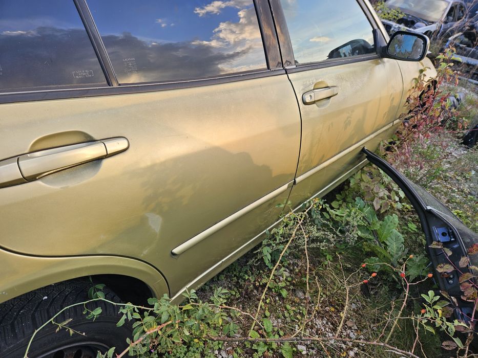 LEXUS IS200 99-   Drzwi PP  Prawe Przednie Lewe