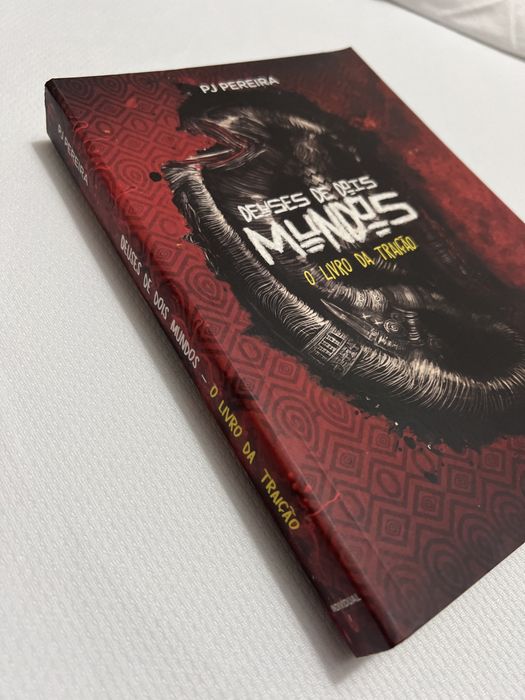 Deuses de Dois Mundos - O Livro da Traição de PJ Pereira