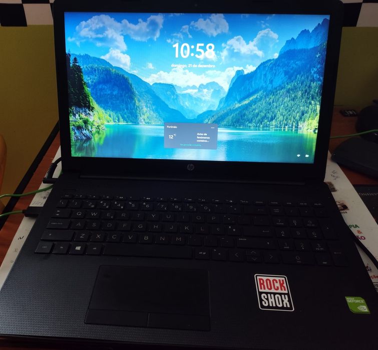 Portátil HP com 16 GB de RAM e 1TB SSD e placa gráfica NVIDIA MTX110