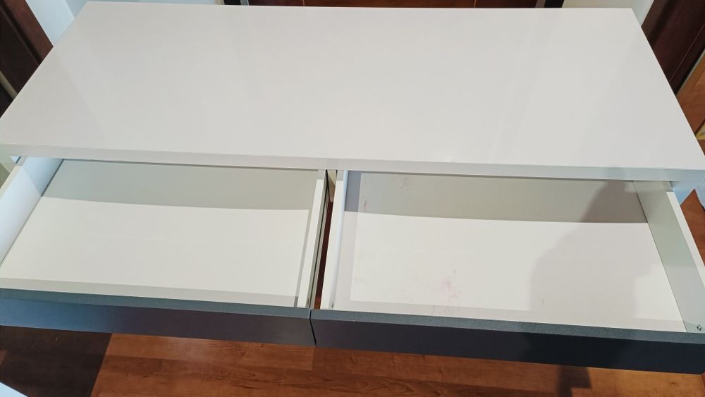 Secretária com gavetas para criança, óptimo estado de conservação