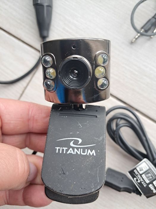 Mikrofony, słuchawki, kamerka