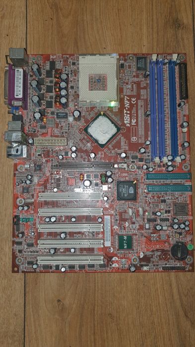 ABIT NF7-M SOKET 462 że zintegrowaną grafiką uszkodzona.