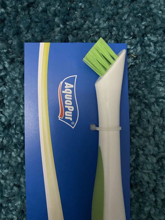 Щітка для щілин