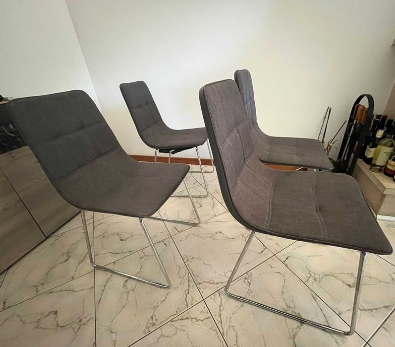 Aparador + Mesa Jantar Extensível + 4 Cadeiras