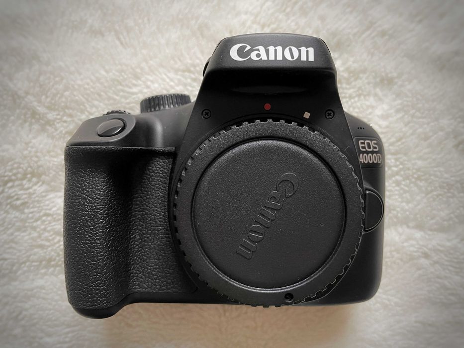 Canon EOS 4000D + obiektyw EF-S 10-18mm f/4.5-5.6 IS STM + dwa statywy ...