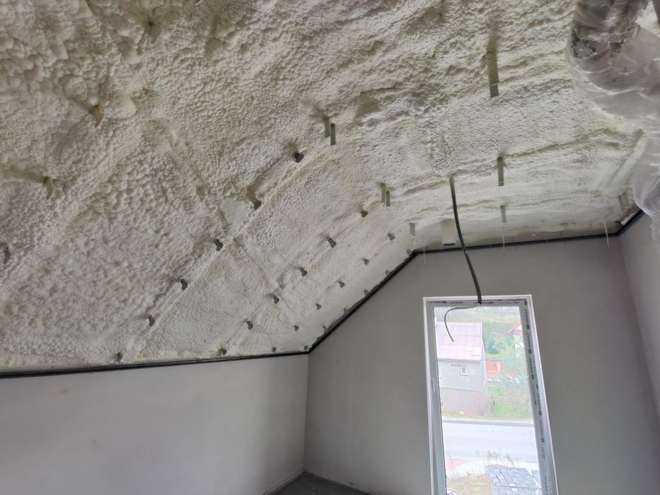 Izolacja Pianą PUR Poddasza/Fundamenty/Hale
