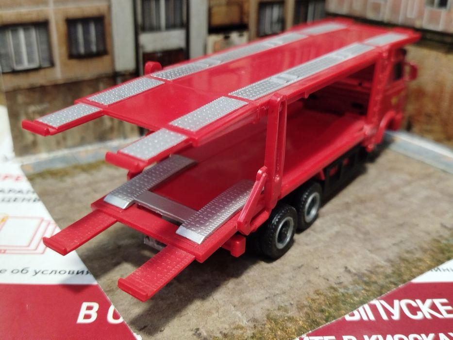 Мерседес автовоз Карарама з власної колекції