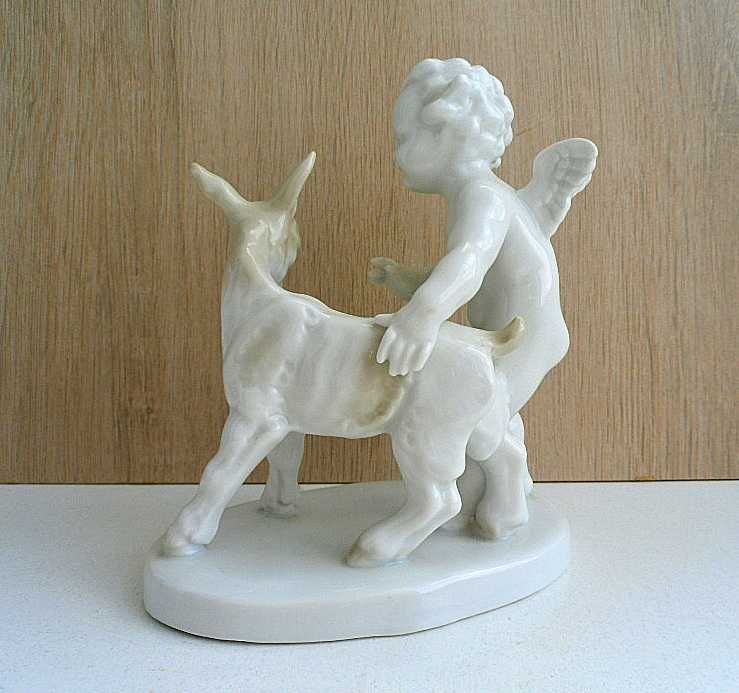"АНГЕЛ С КОЗЛЕНКОМ" красивая статуэтка Германия "GRAFENTHAL" фарфор