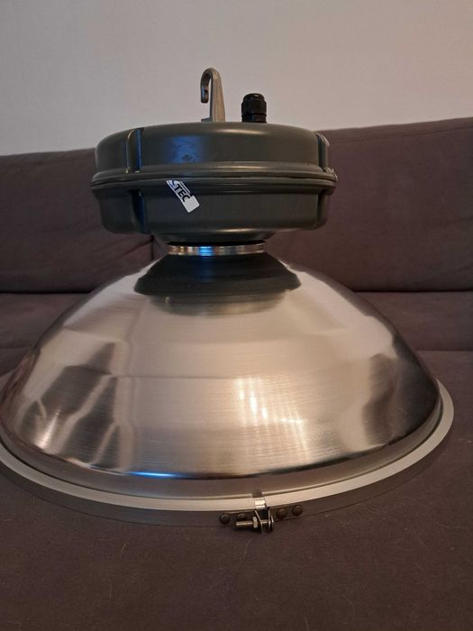 Lampa przemysłowa - industrialna - duża