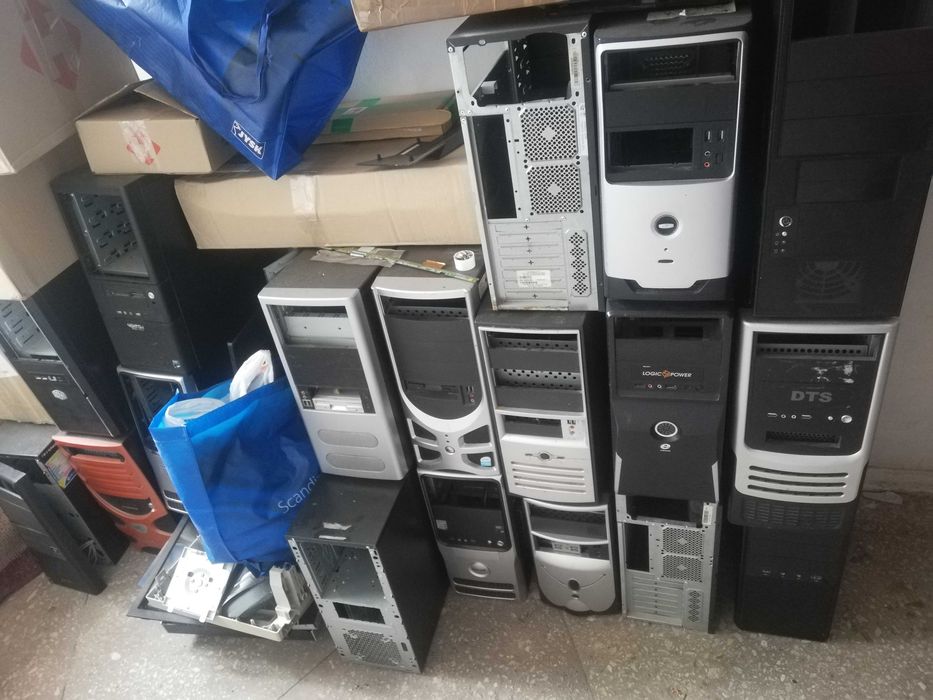 продам корпуси ATX по 75 грн.