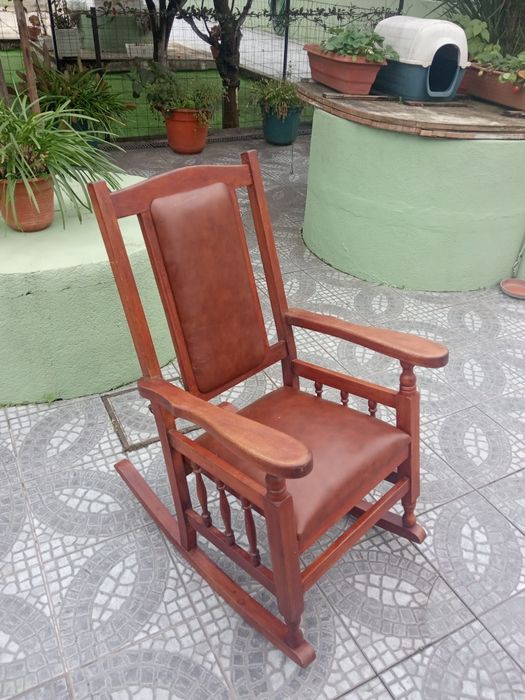 Cadeira baloiço madeira