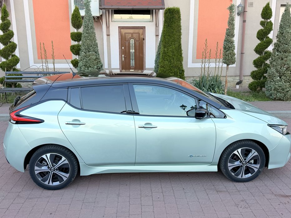 Продам автомобіль NISSAN LEAF 2020р