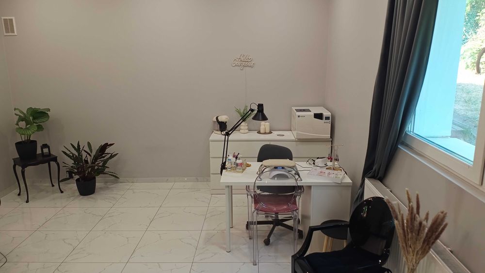 Wynajmę stanowisko do manicure