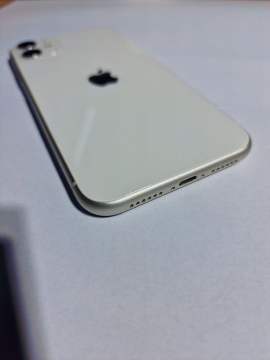 Продам по запчастинам IPhone 11 в дуже гарному стані.