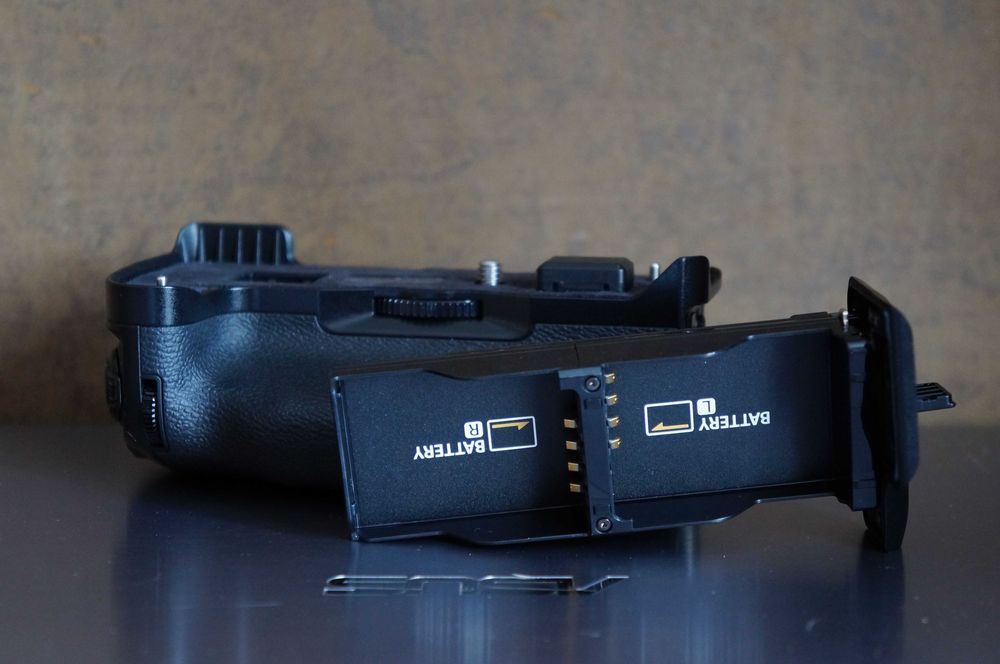 Батарейний блок FUJIFILM VPB-XH1 для X-H1 NP-W 126s