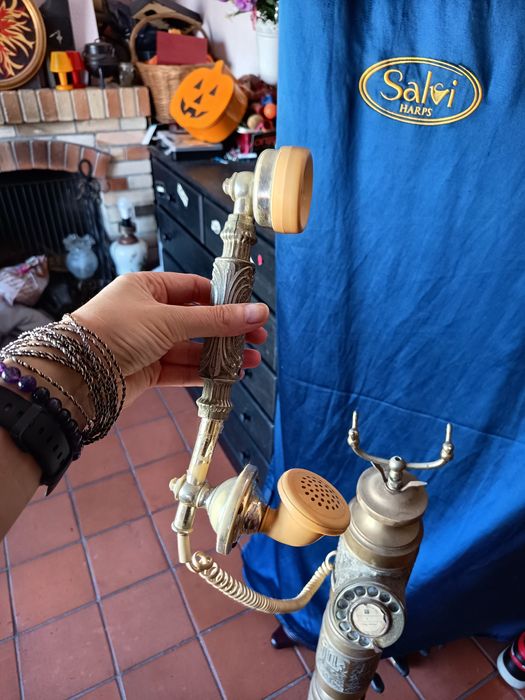 Telefone muito antigo