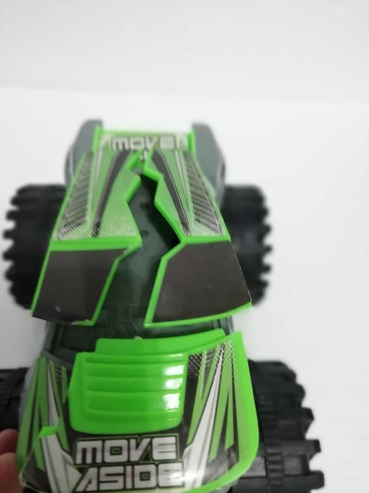 Monster Truck Max Move Aside