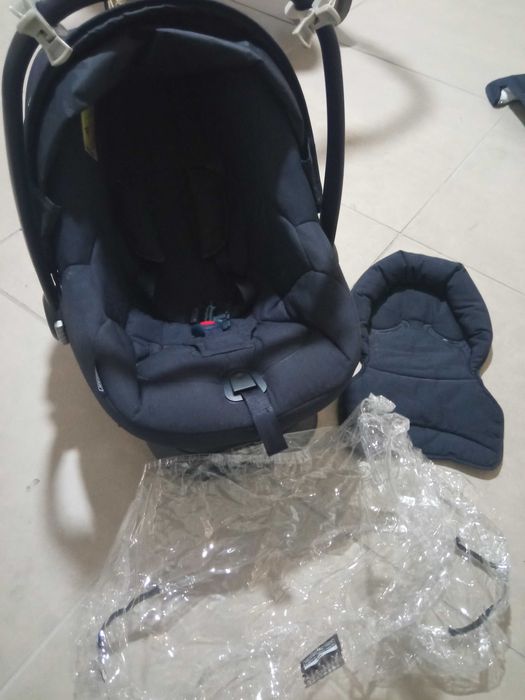 Carrinho BebeCar azul, em excelente estado de conservação