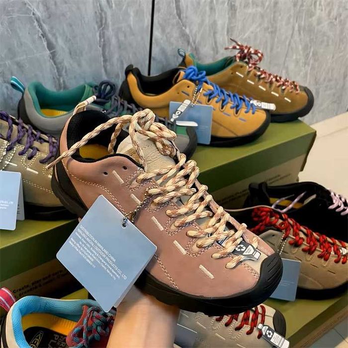 Obuwie trekkingowe antypoślizgowe kolory