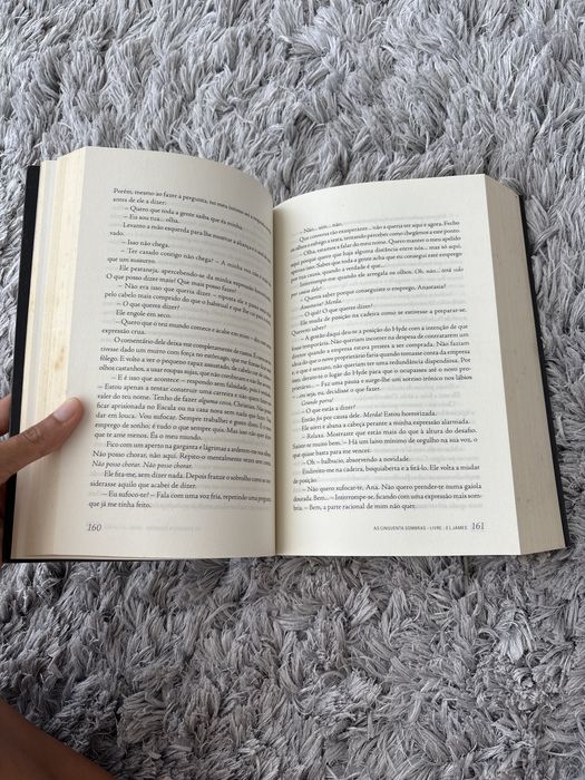 Livro as Cinquenta Sombras Livre III