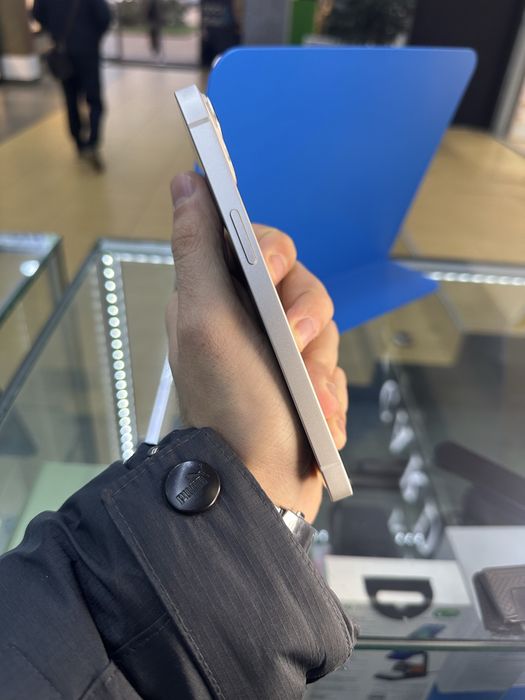 Iphone 13 128Gb Neverlock 90% АКБ   Як новий! Весь в оригіналі!