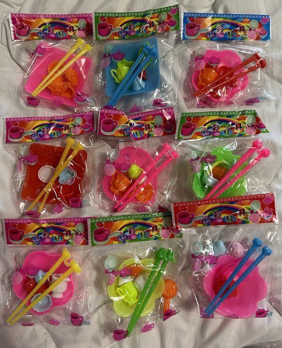 Набори посуди для Барбі та інших ляльок