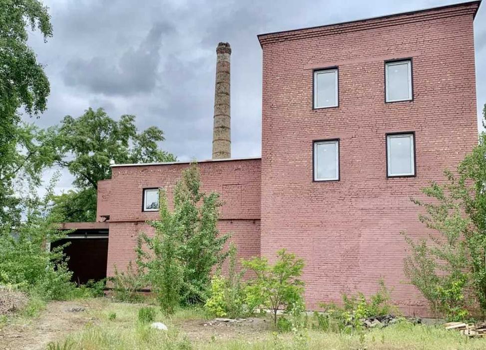 Продаж виробничого приміщення 1700м2, метро Лівобережна.