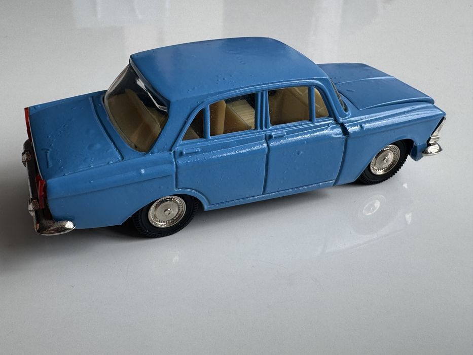 Москвич 408  1:43 масштабная модель 1975г.