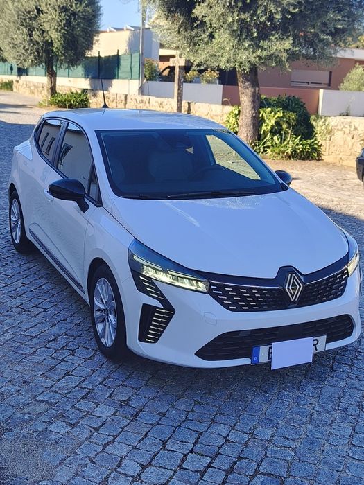 Renault Clio bifual com apenas 33500 km