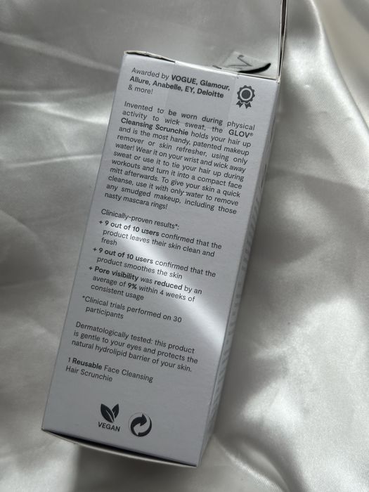 Glov water only skin cleansing scrunchie