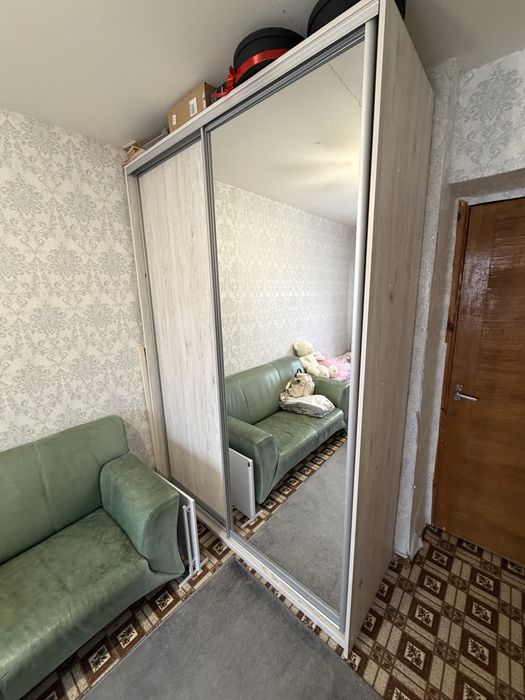 Шафа купе в прекрасному стані