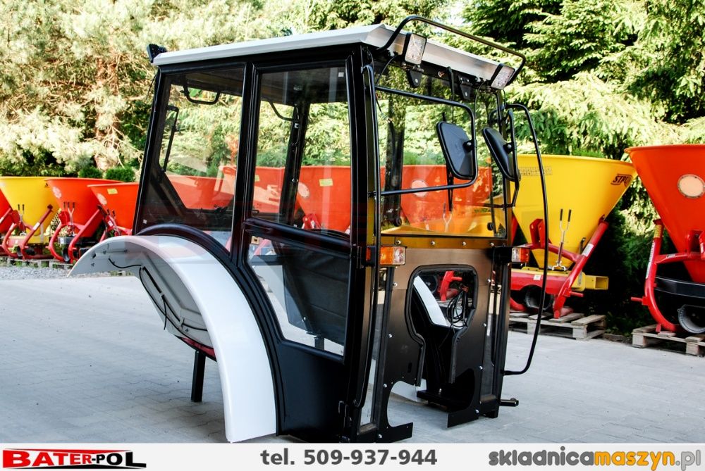 Kabina Ursus C-330 z metal okrągłymi błotnikami, sadownicza BIAŁA FORD