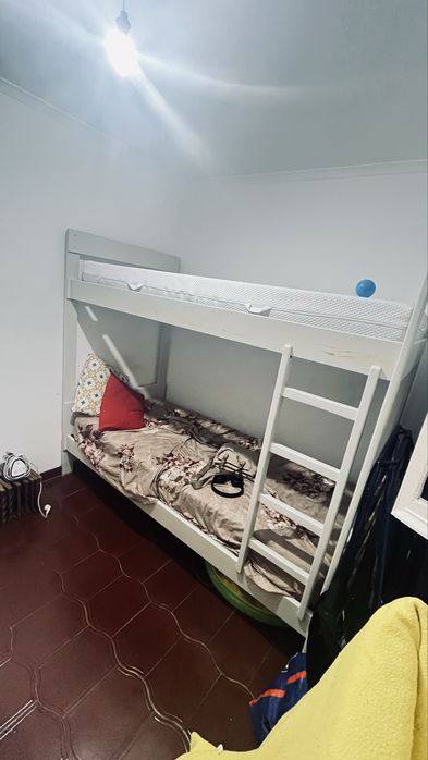 Cama Beliche Adulto o estado esta usado como novo é bastante grande