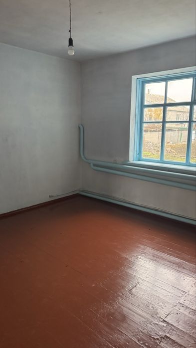 Продаж цегляного будинку в центрі смт Володарка
