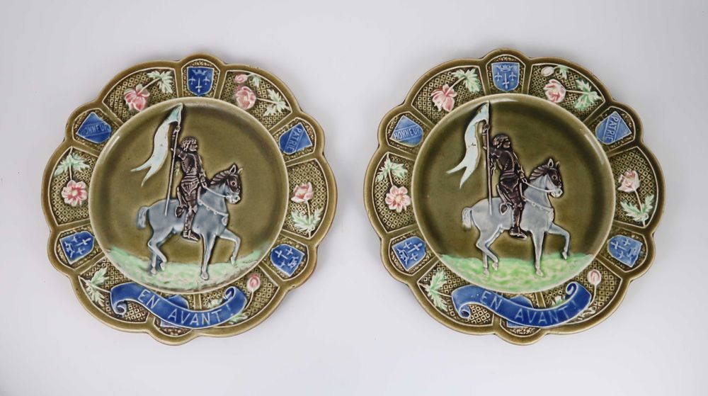 Pratos Faiança Majólica Séc. XIX/XX, CADA