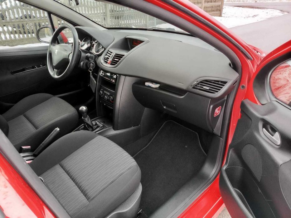 Peugeot 207 super stan mały przebieg