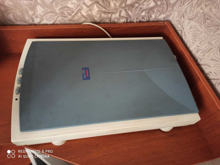 Планшетний сканер UMAX Astra 2200
