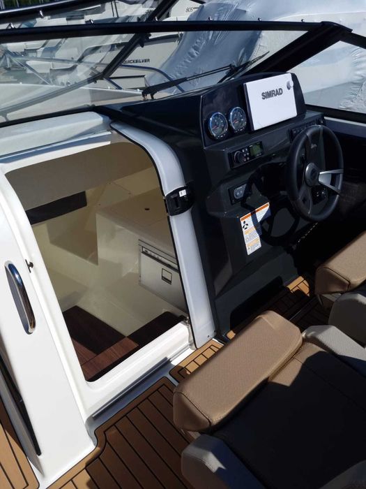 Łódź motorowa Quicksilver 675 Bowrider z silnikiem Mercury F200 V6