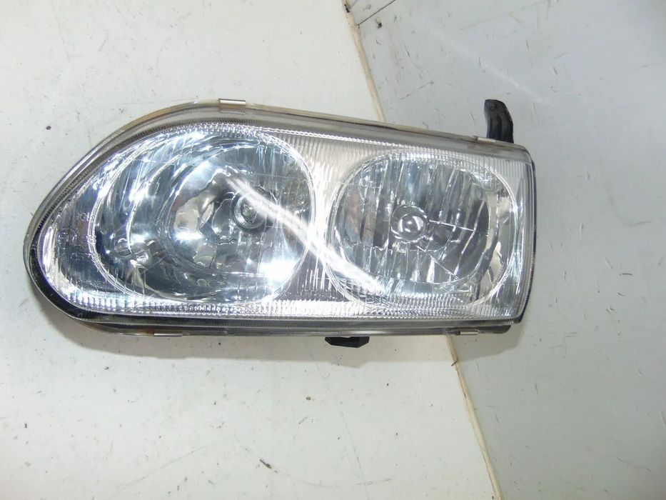 Mitsubishi L400 farol