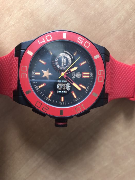 Часы все рабочие фирмы CALGARY дуже добре роблять из нержавейки