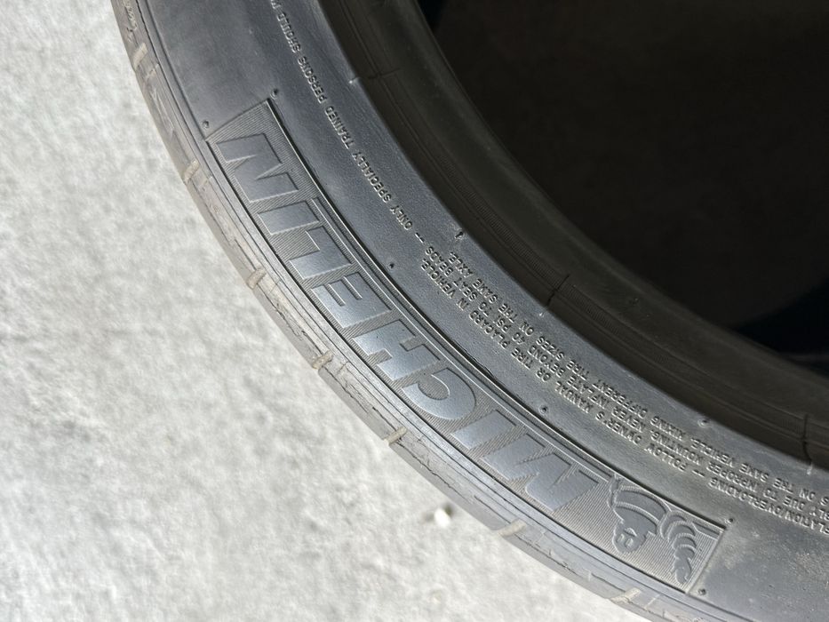 Pneus 265/40r18 Michelin Pilot Sport com 75% piso