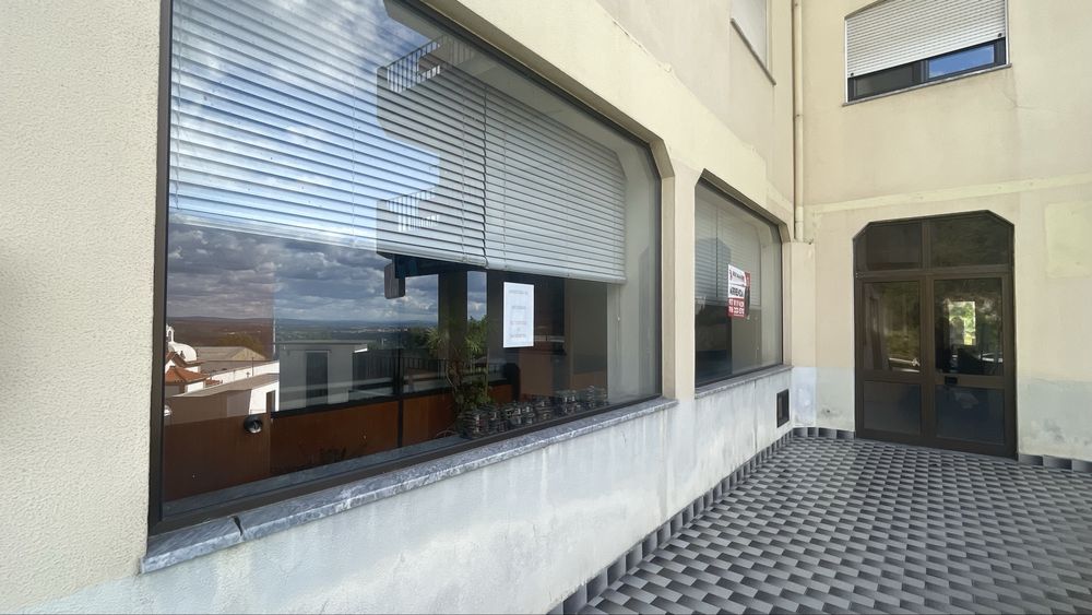 Aluga se loja/ escritorio centro de Seia