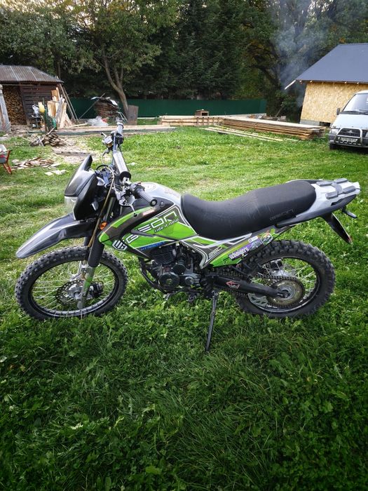 Продаю мотоцикл geon x-road 250