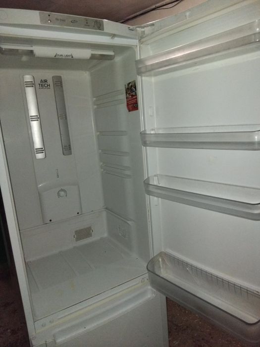 Продаеться холодильник.